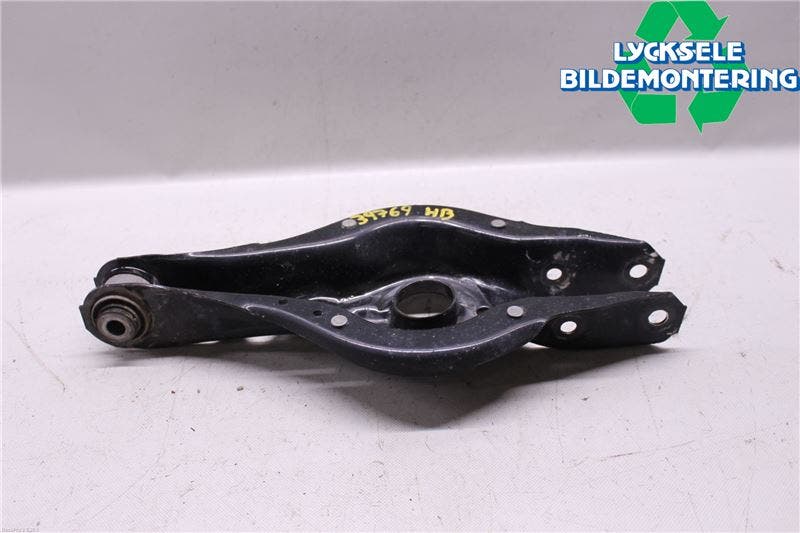 BMW 3 F30/F31/F80 12-19 Bärarm Bak Höger