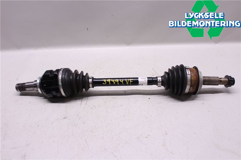 Toyota YARIS XP130 15-20 Drivaxel Fram Vänster