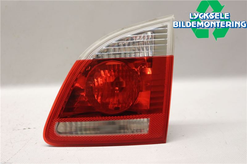 BMW 5 E60/61 Sed/Tou 02-10 Bakljus Lucka Hö