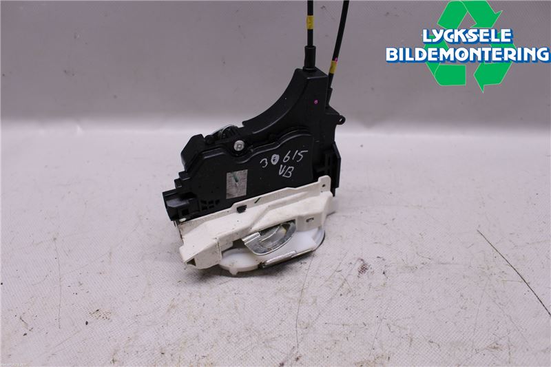 Mitsubishi L200 06-15 Låskista-Dörrlås