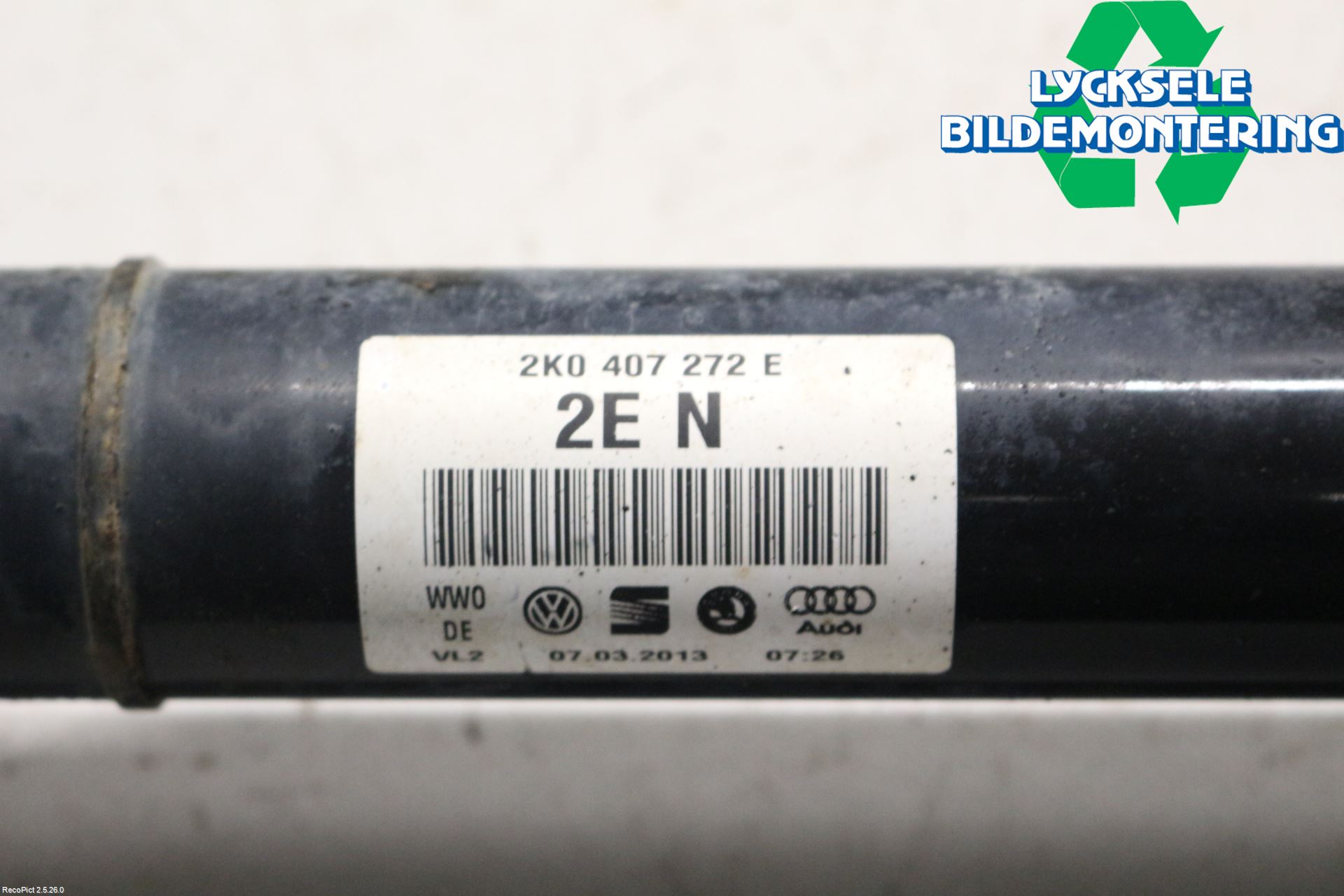 Volkswagen VW CADDY 11-15 Drivaxel Fram Höger
