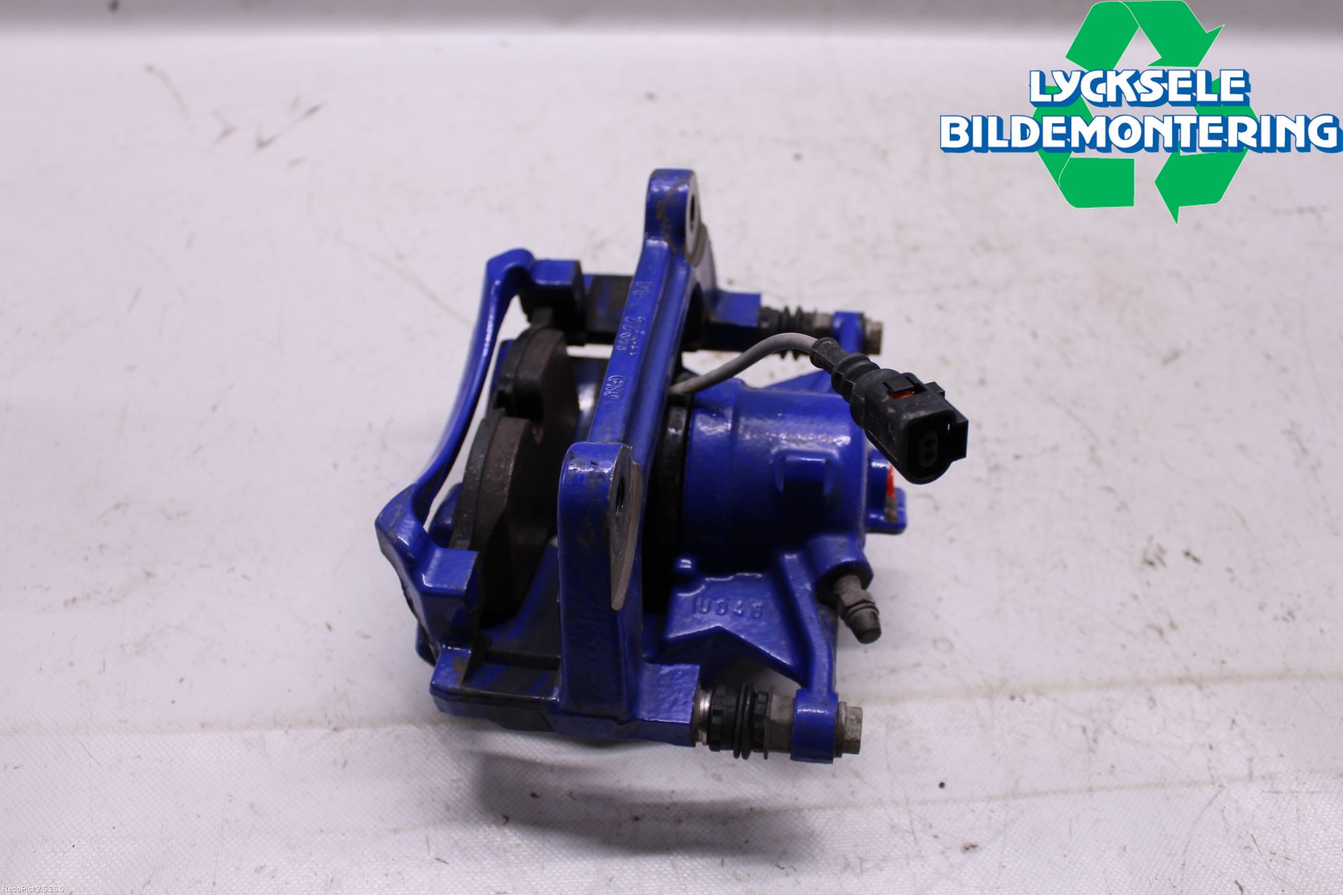 Volkswagen VW PASSAT 15-19 Bromsok Fram Höger