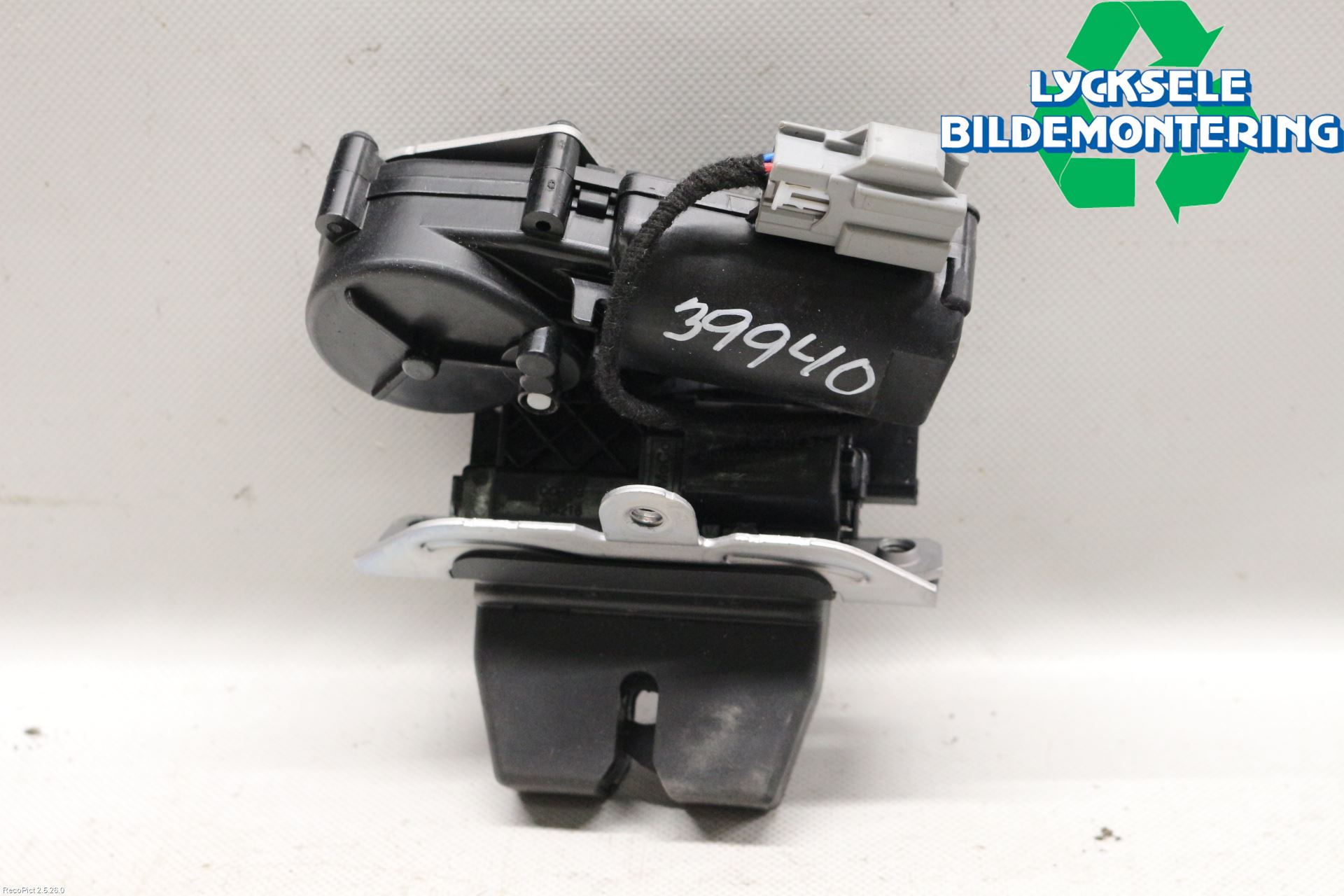 Ford KUGA 17-19 Låskista Baklucka