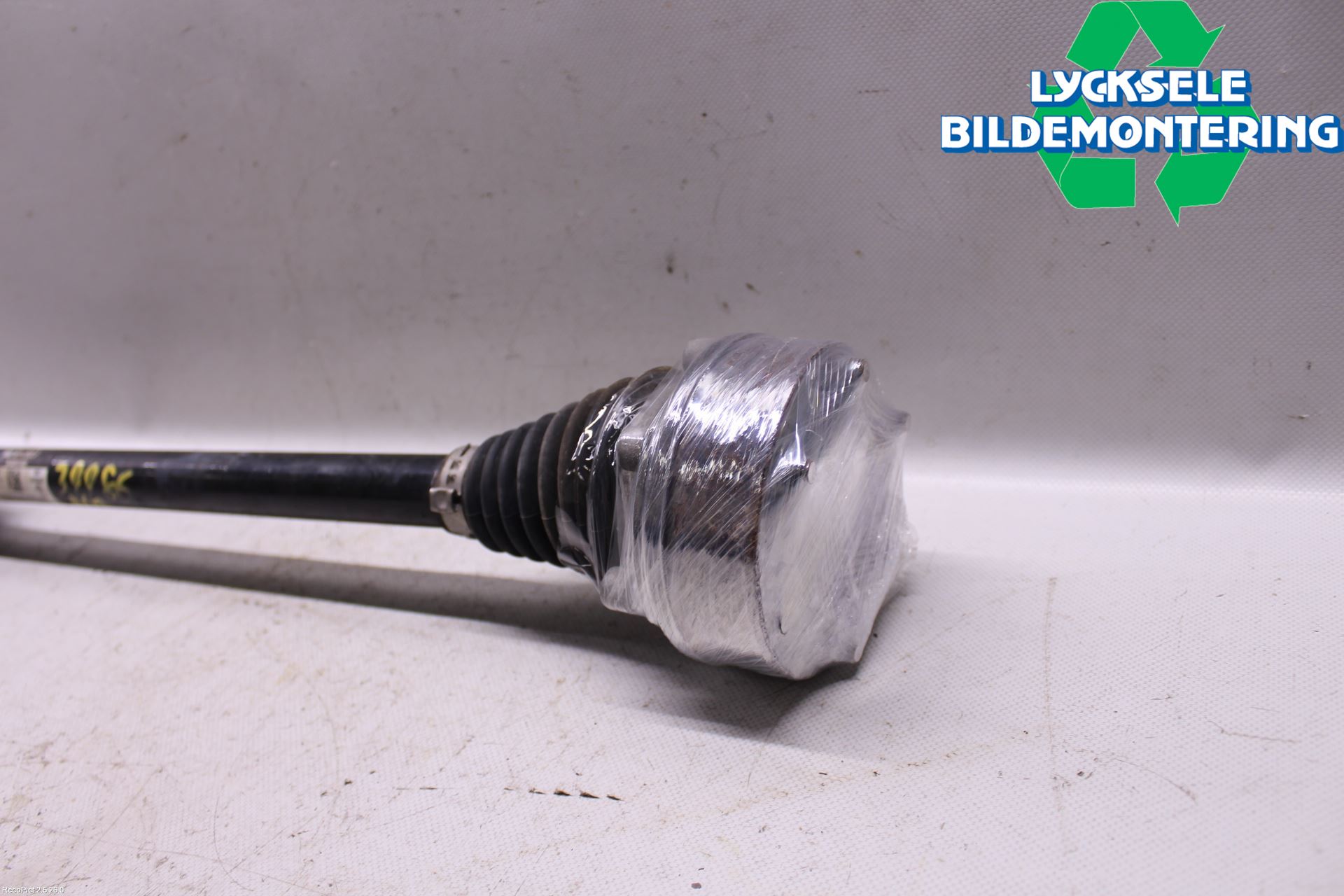 Skoda SUPERB 09-15 Drivaxel Bak Vänster