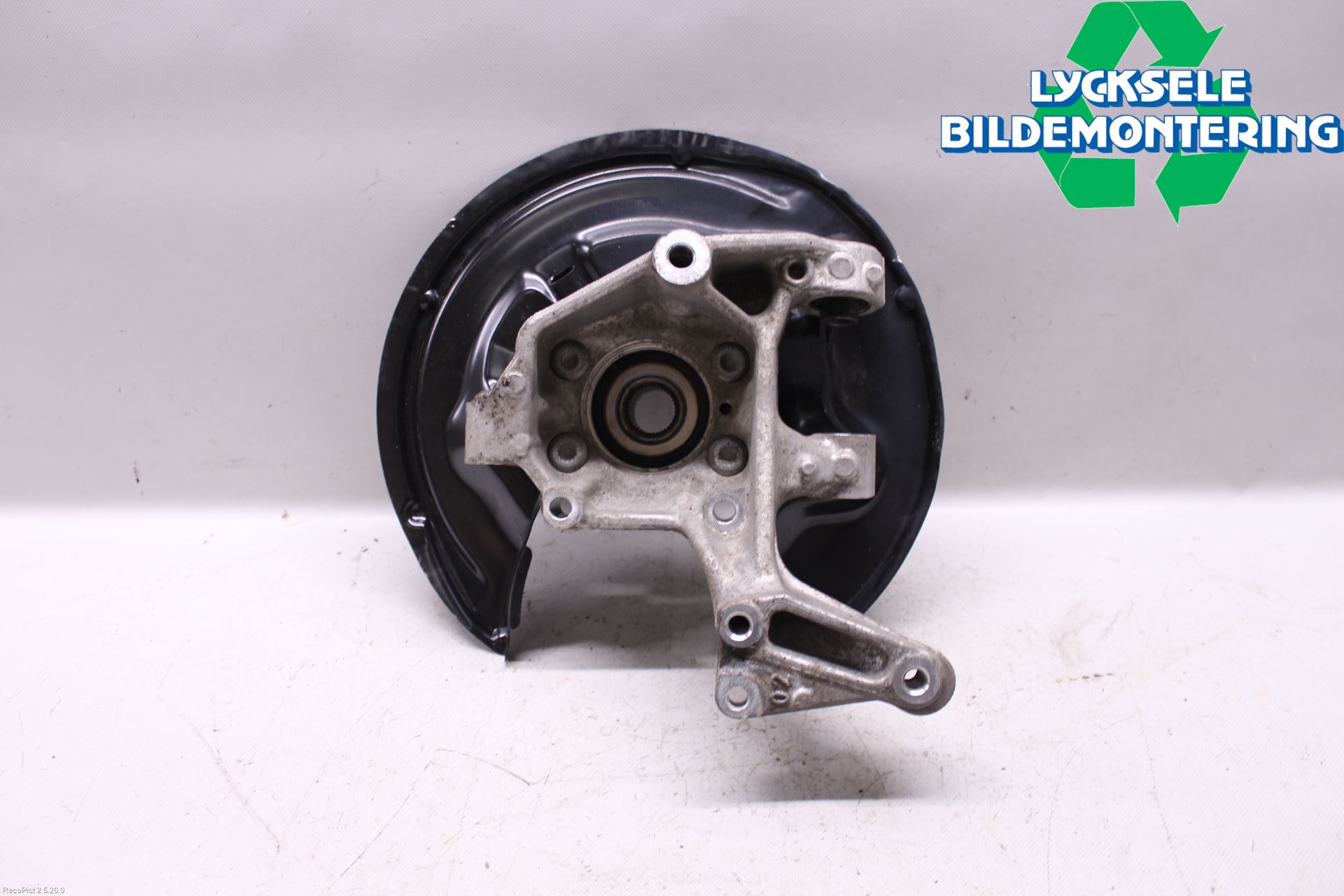 Skoda SUPERB 09-15 Hjullagerhus-Spindel Hö B