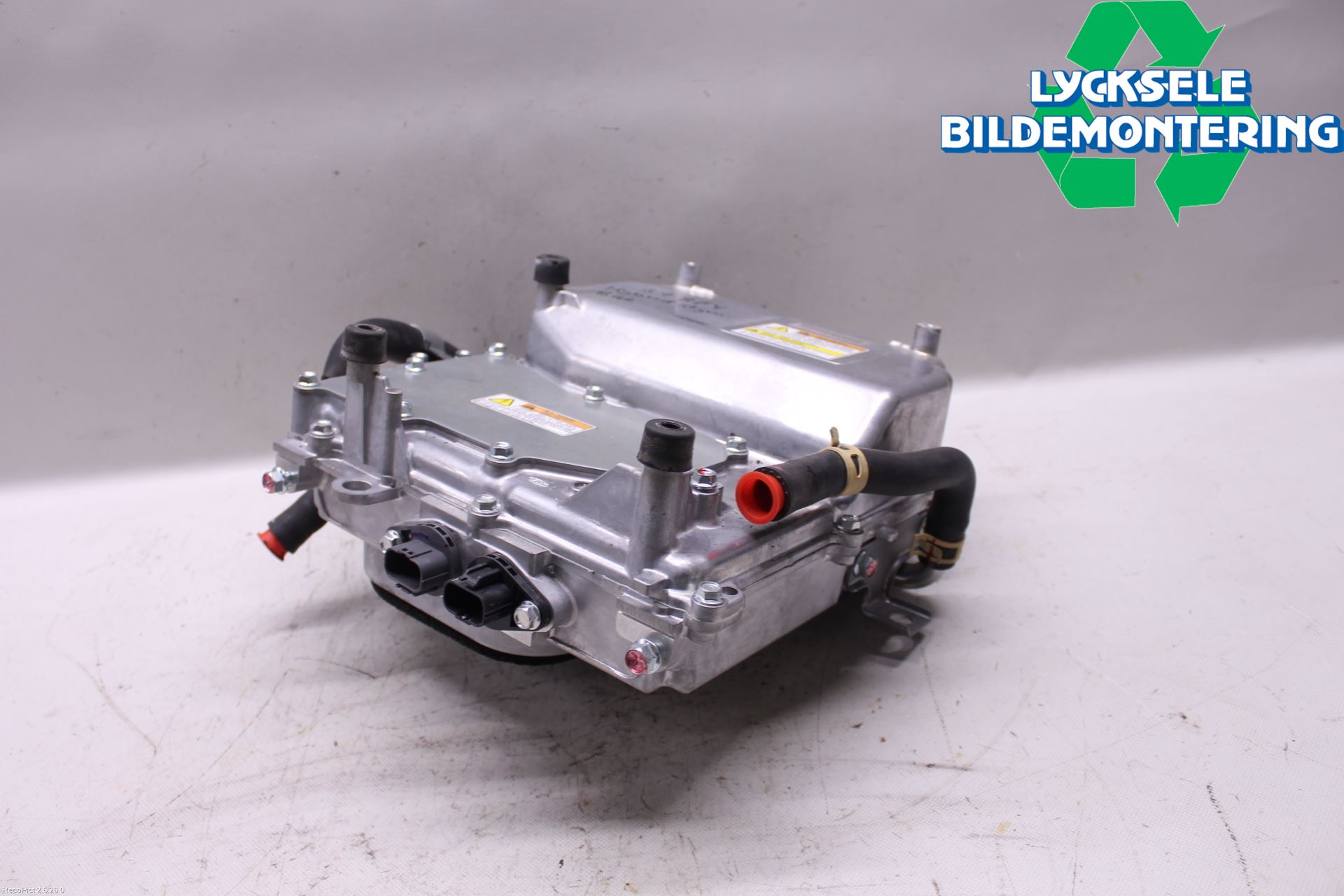 Mitsubishi OUTLANDER 13-21 Hybridconverter