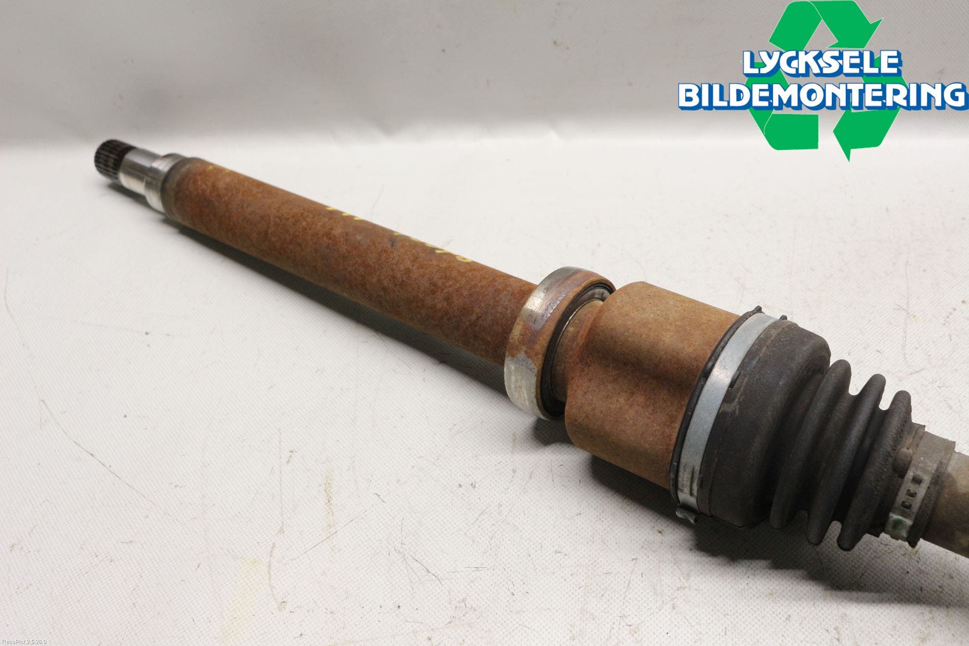 Ford FOCUS 08-11 Drivaxel Fram Höger