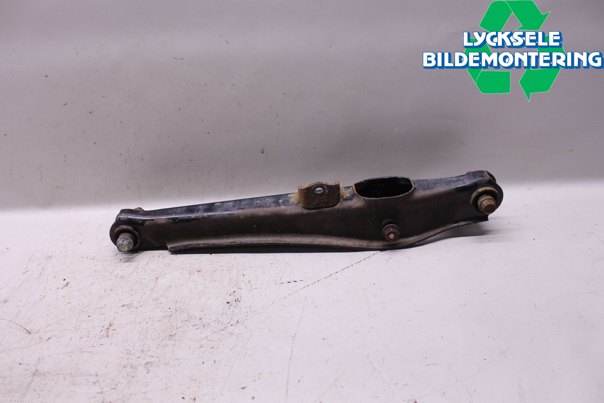 Mitsubishi OUTLANDER 13-21 Bärarm Bak Höger