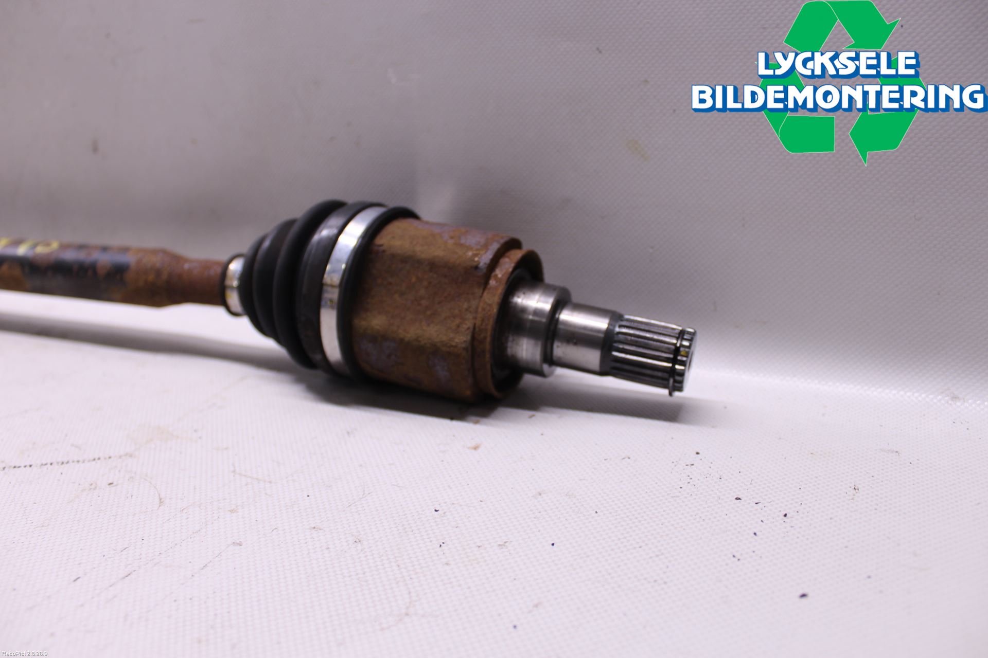 Mitsubishi OUTLANDER 13-21 Drivaxel Bak Vänster