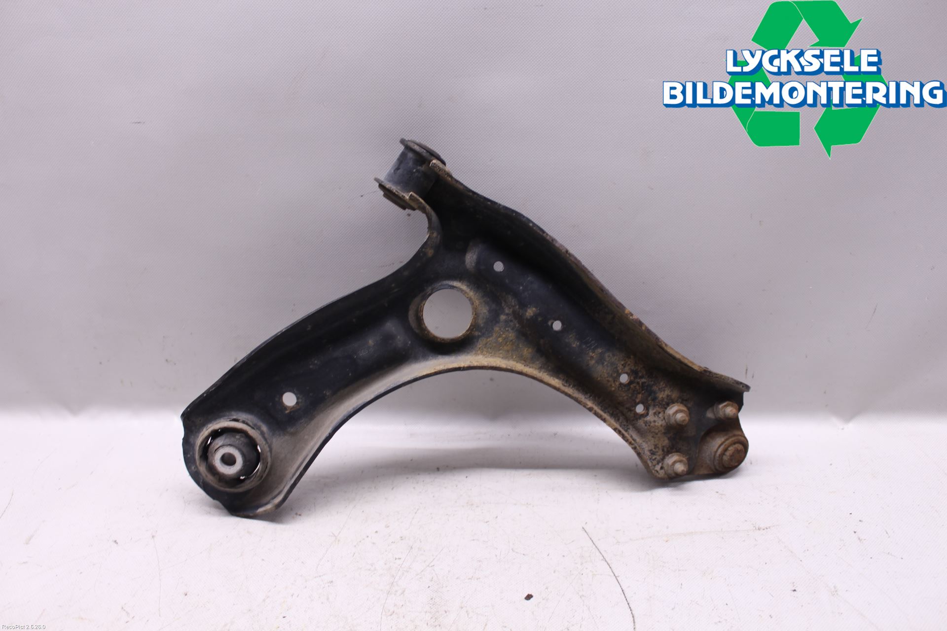 Skoda FABIA 07-14 Bärarm Fram Undre Hö