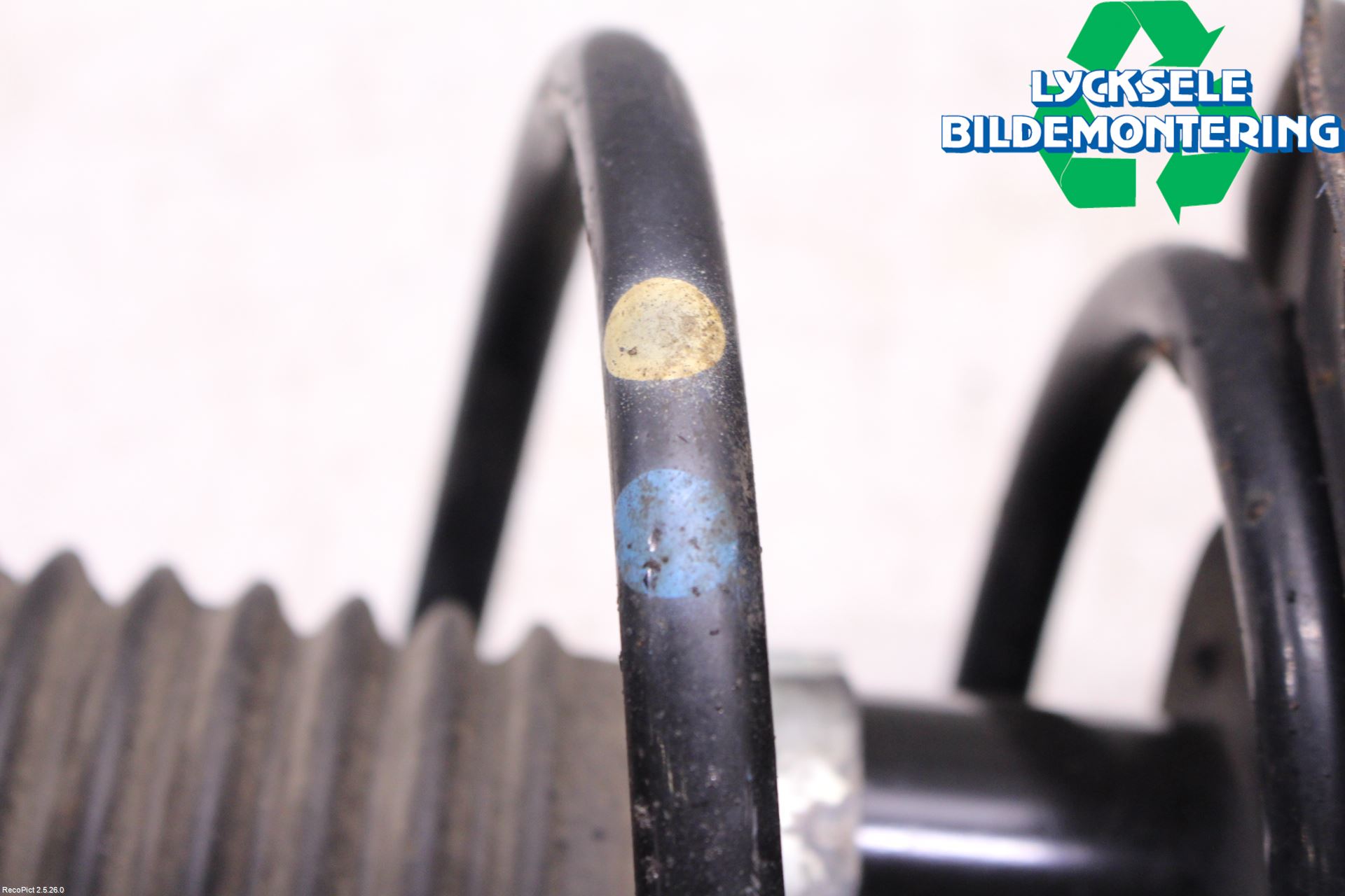 Toyota AURIS 13-19 Fjäderben Fram Höger