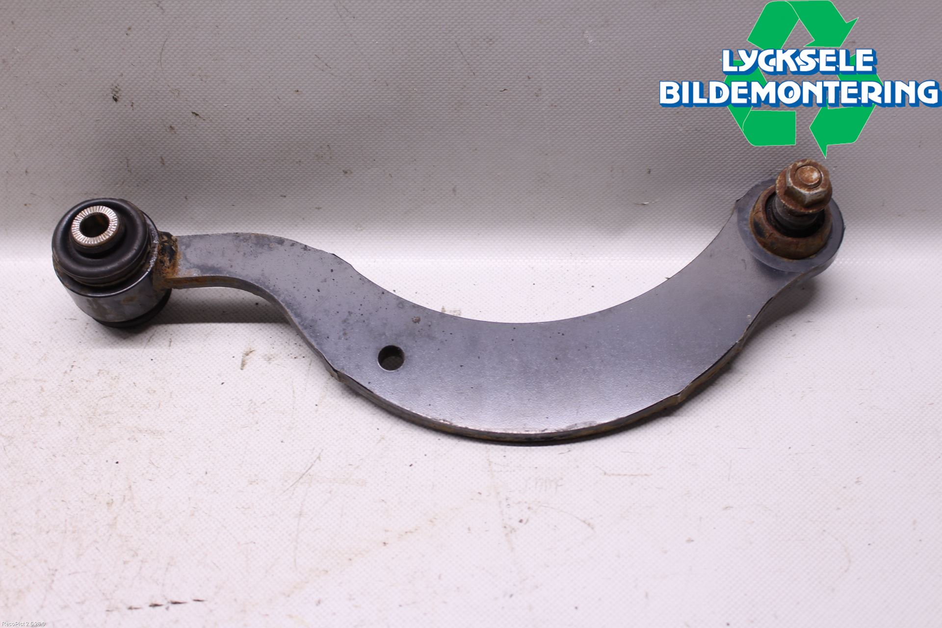 Toyota AURIS 13-19 Bärarm Bak Övre Vänster