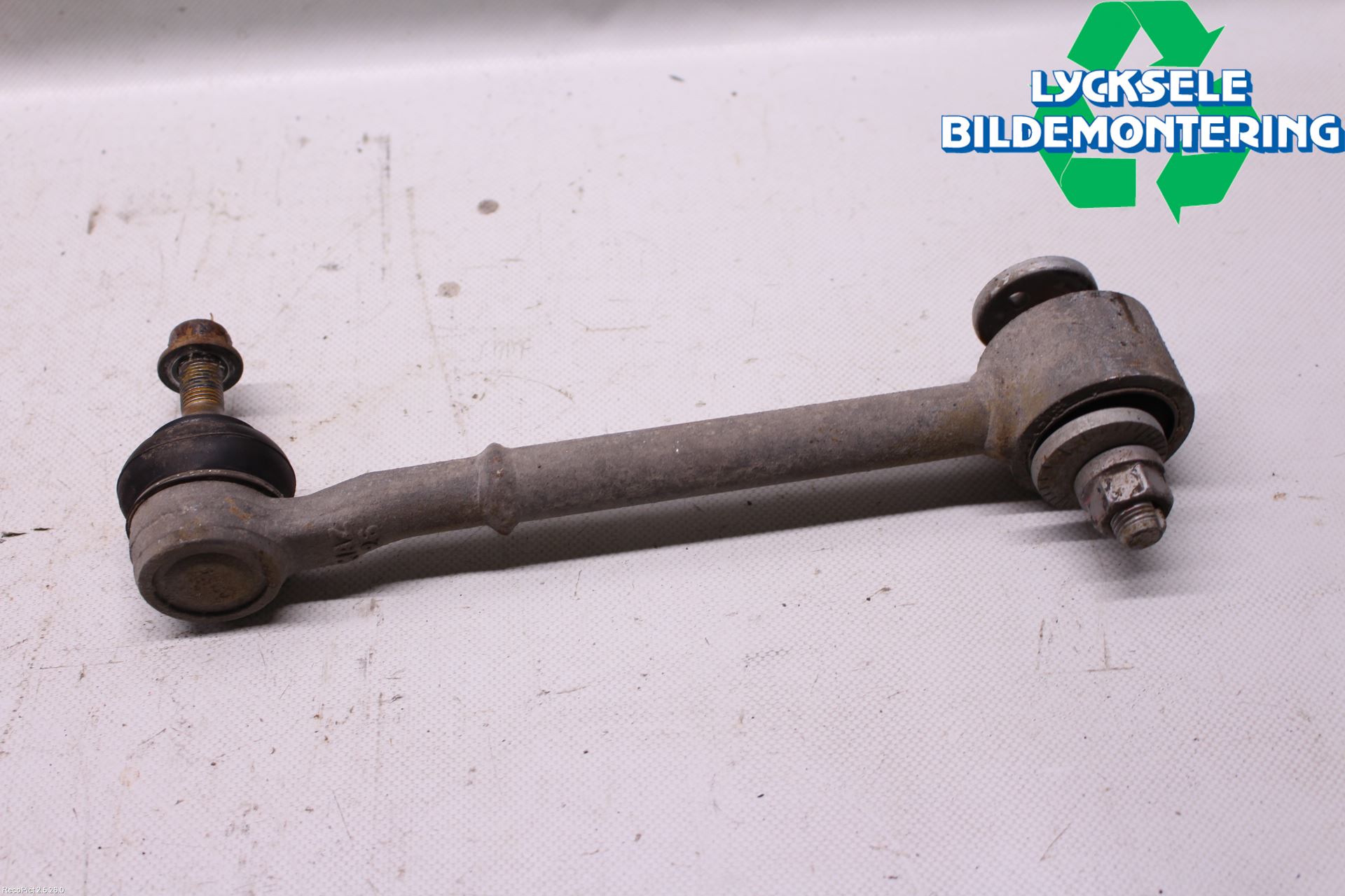 Toyota AURIS 13-19 Bärarm Bak Vänster