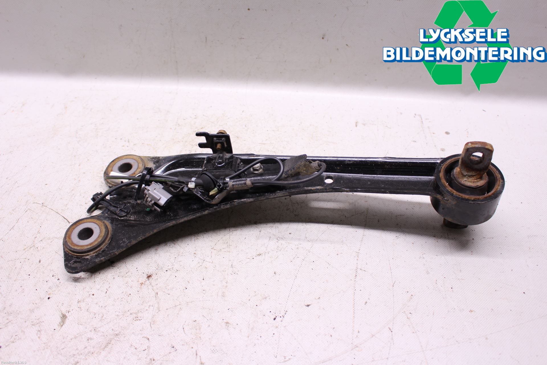 Toyota AURIS 13-19 Bärarm Bak Höger