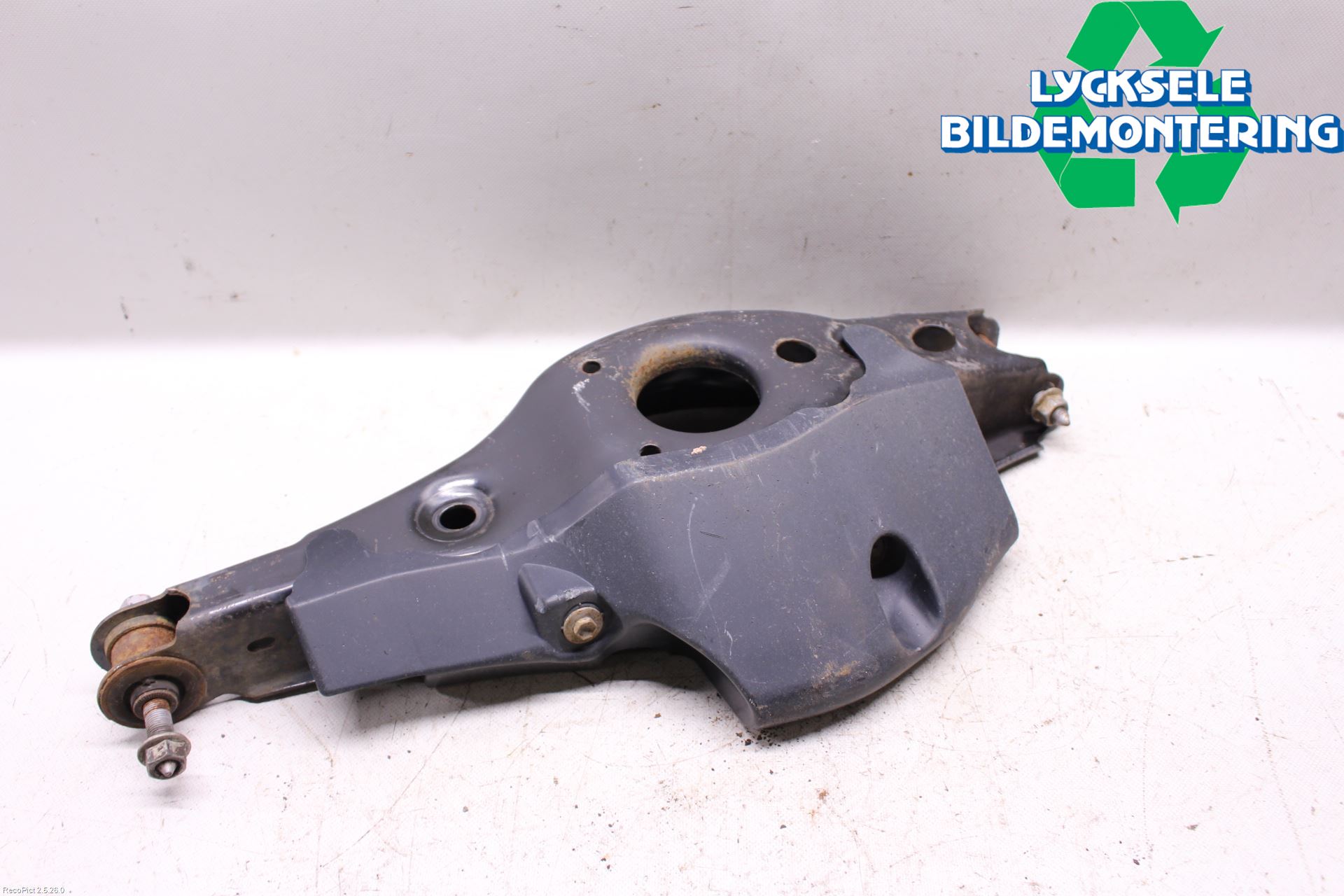 Toyota AURIS 13-19 Bärarm Bak Höger