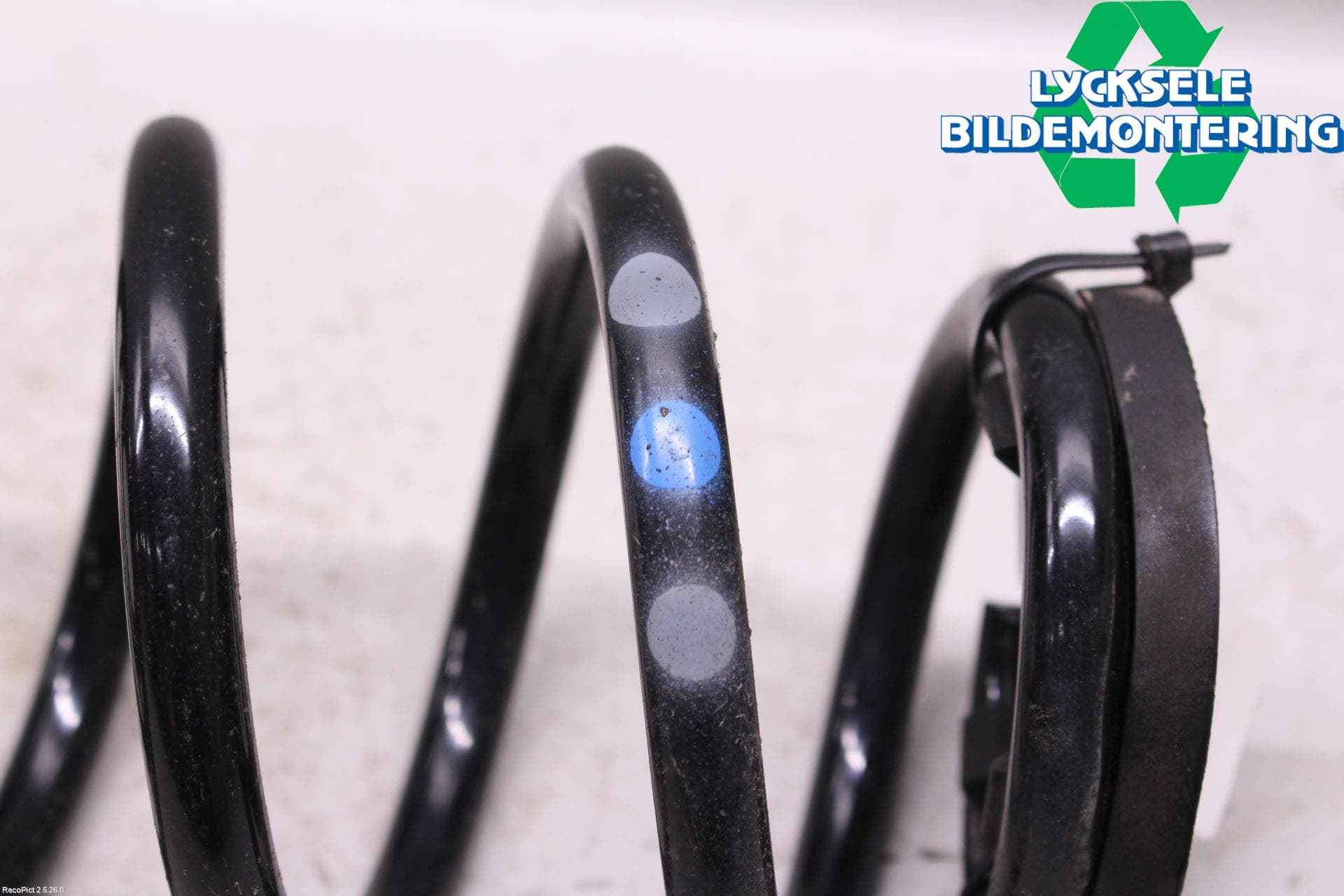 Toyota AURIS 13-19 Fjäder Bak