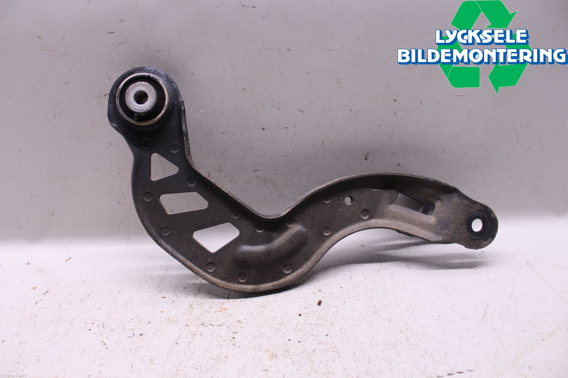 Mercedes-Benz MB CLA-KLASS (C117/X117) 13-19 Bärarm Bak Övre Vänster