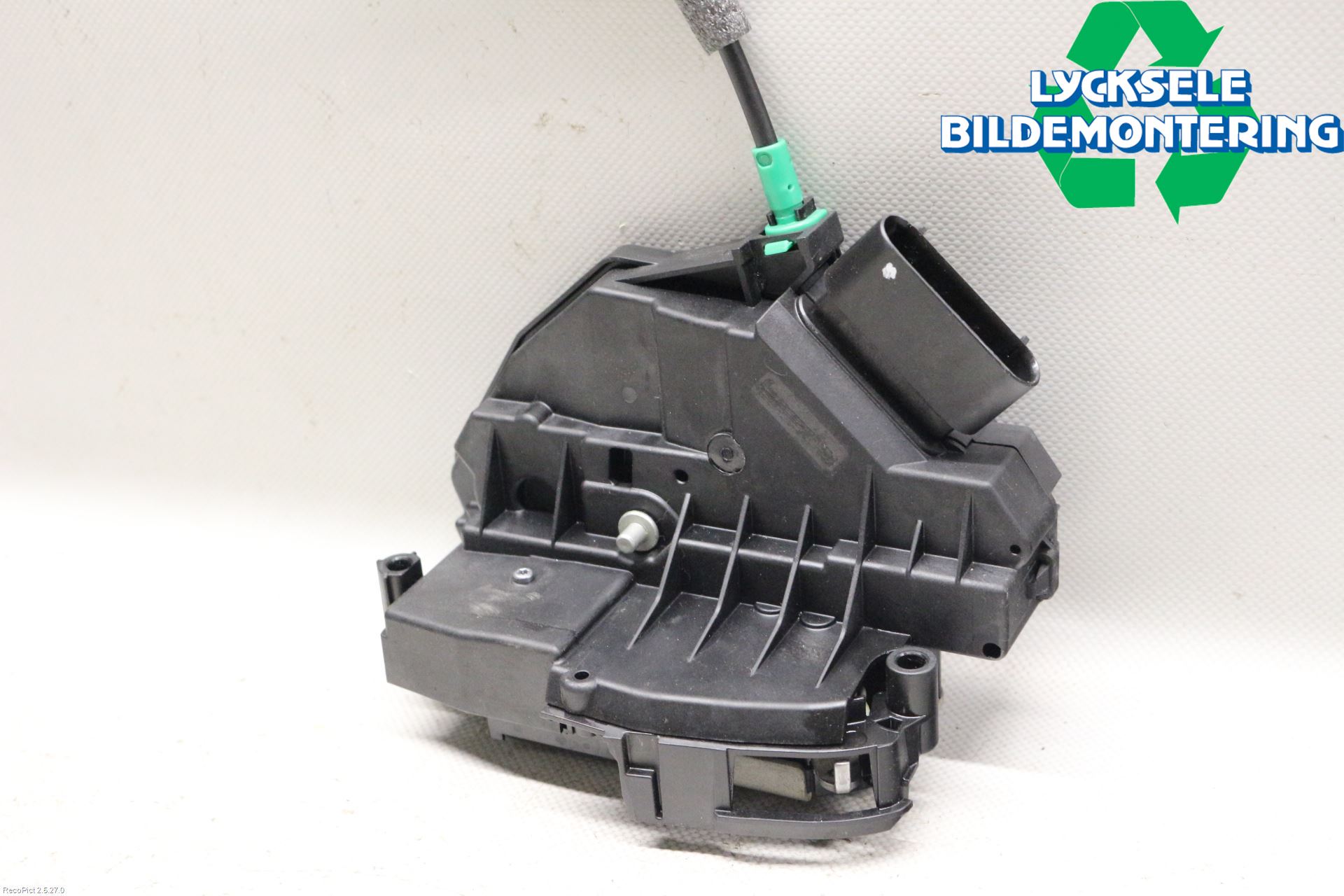 Ford KUGA 17-19 Låskista-Dörrlås