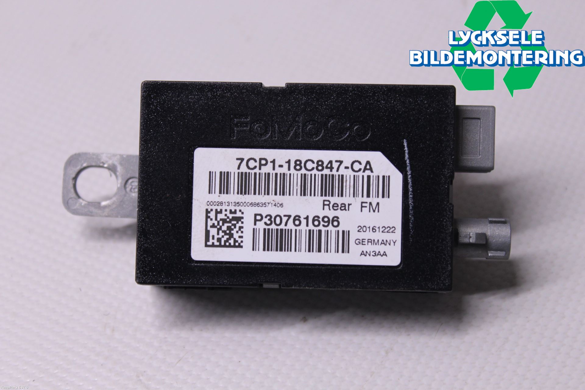 Ford KUGA 17-19 Antennförstärkare