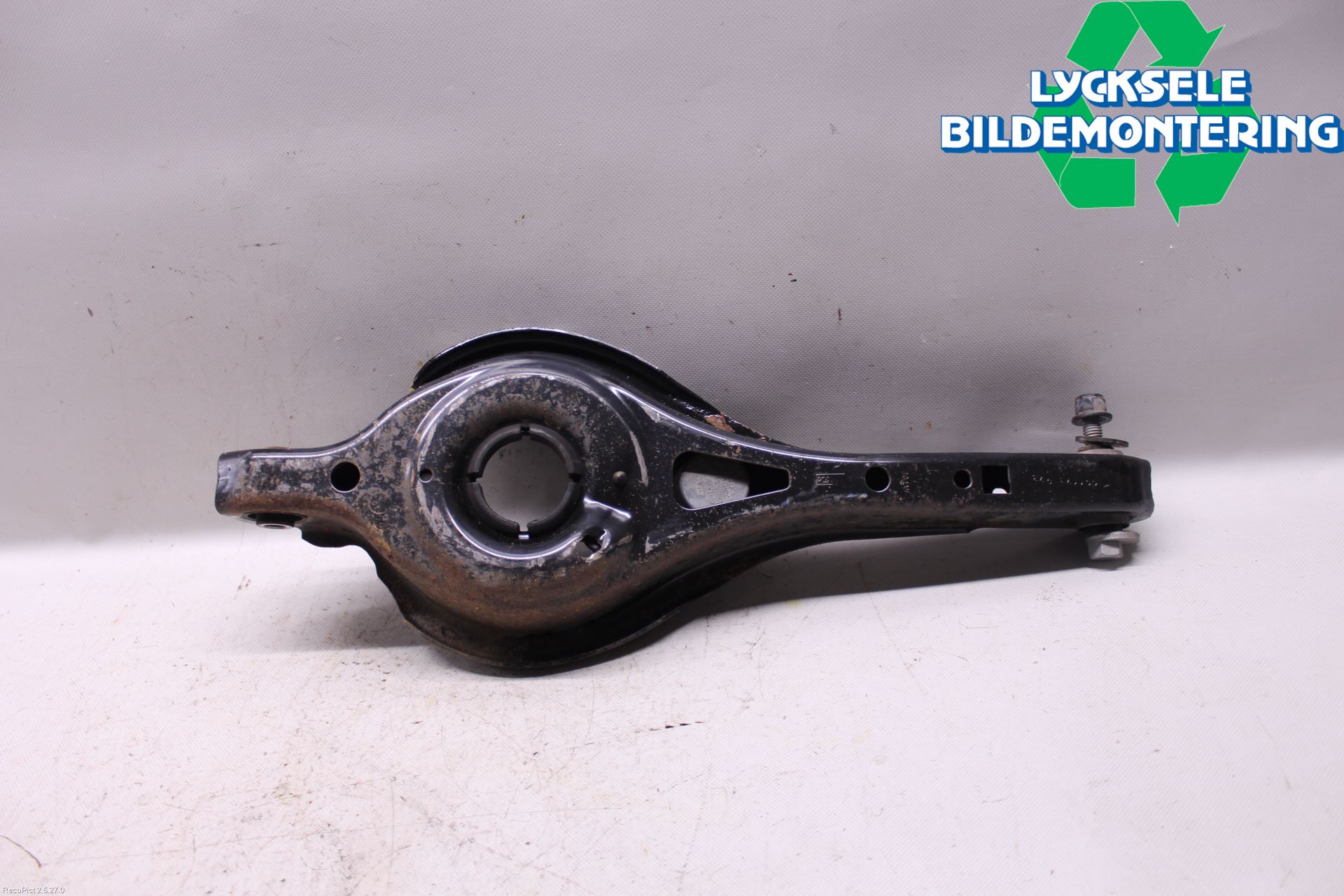 Ford KUGA 17-19 Bärarm Bak Vänster