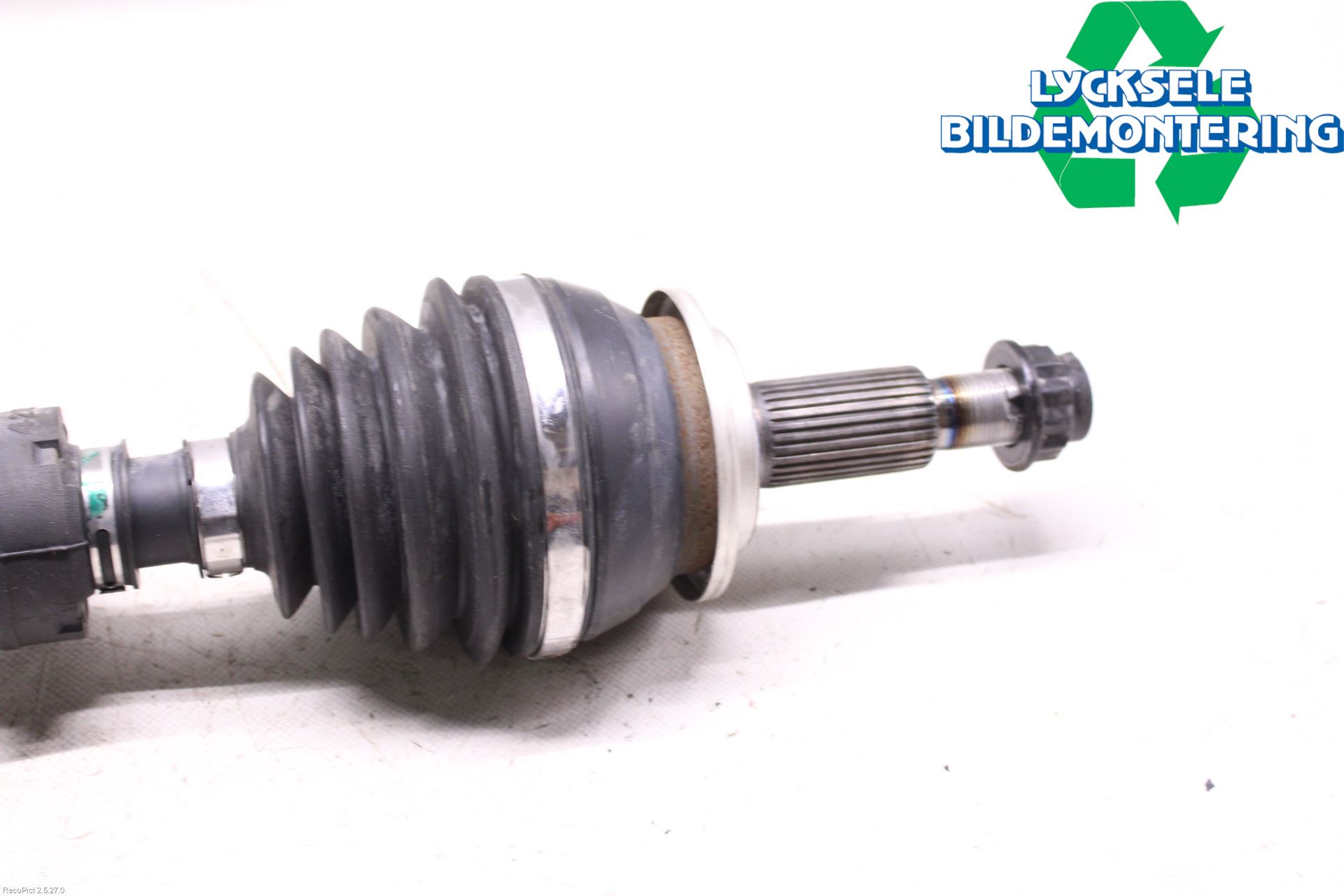 Toyota RAV4 13-18 Drivaxel Fram Vänster