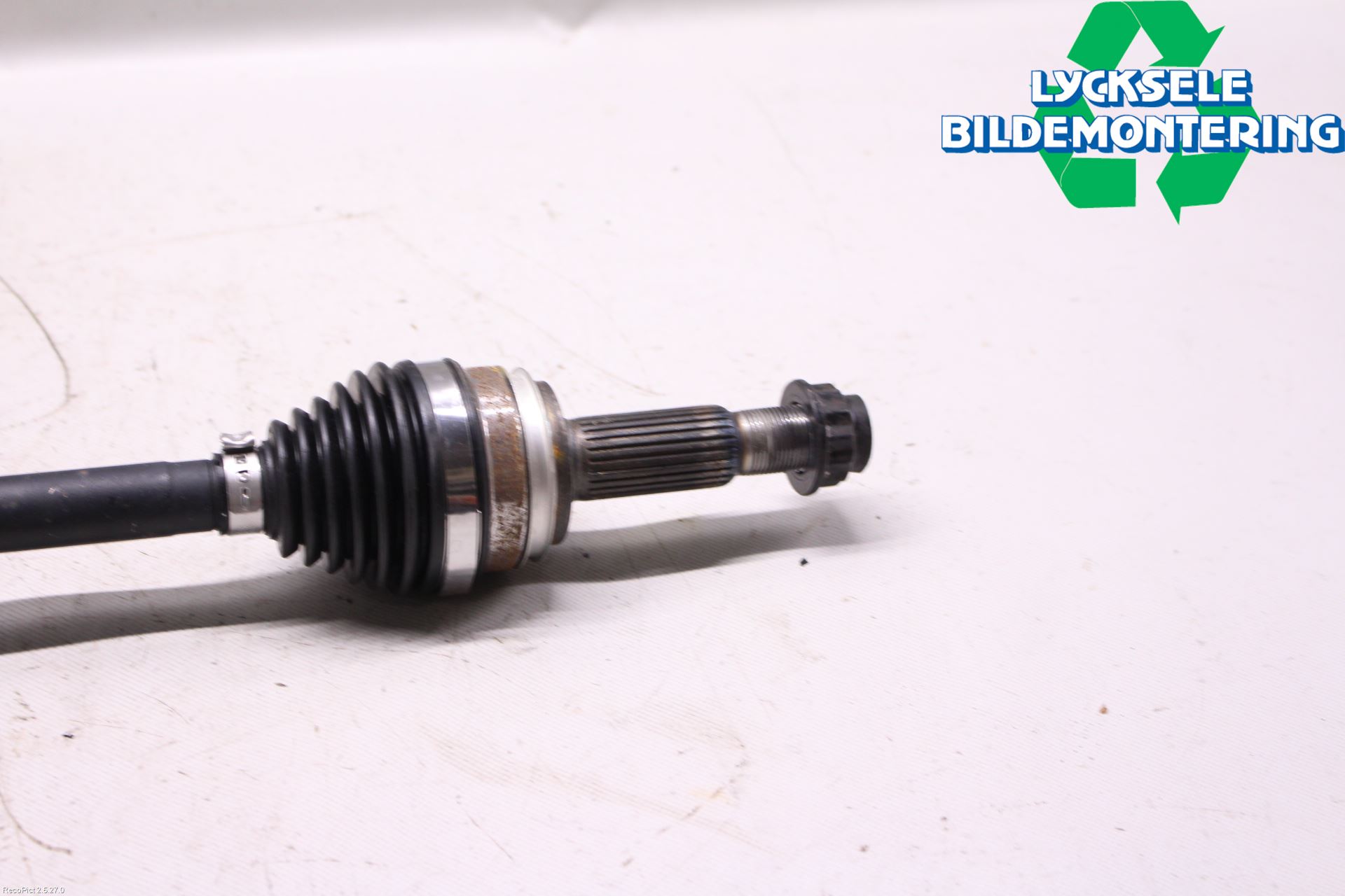 Toyota RAV4 13-18 Drivaxel Bak Vänster