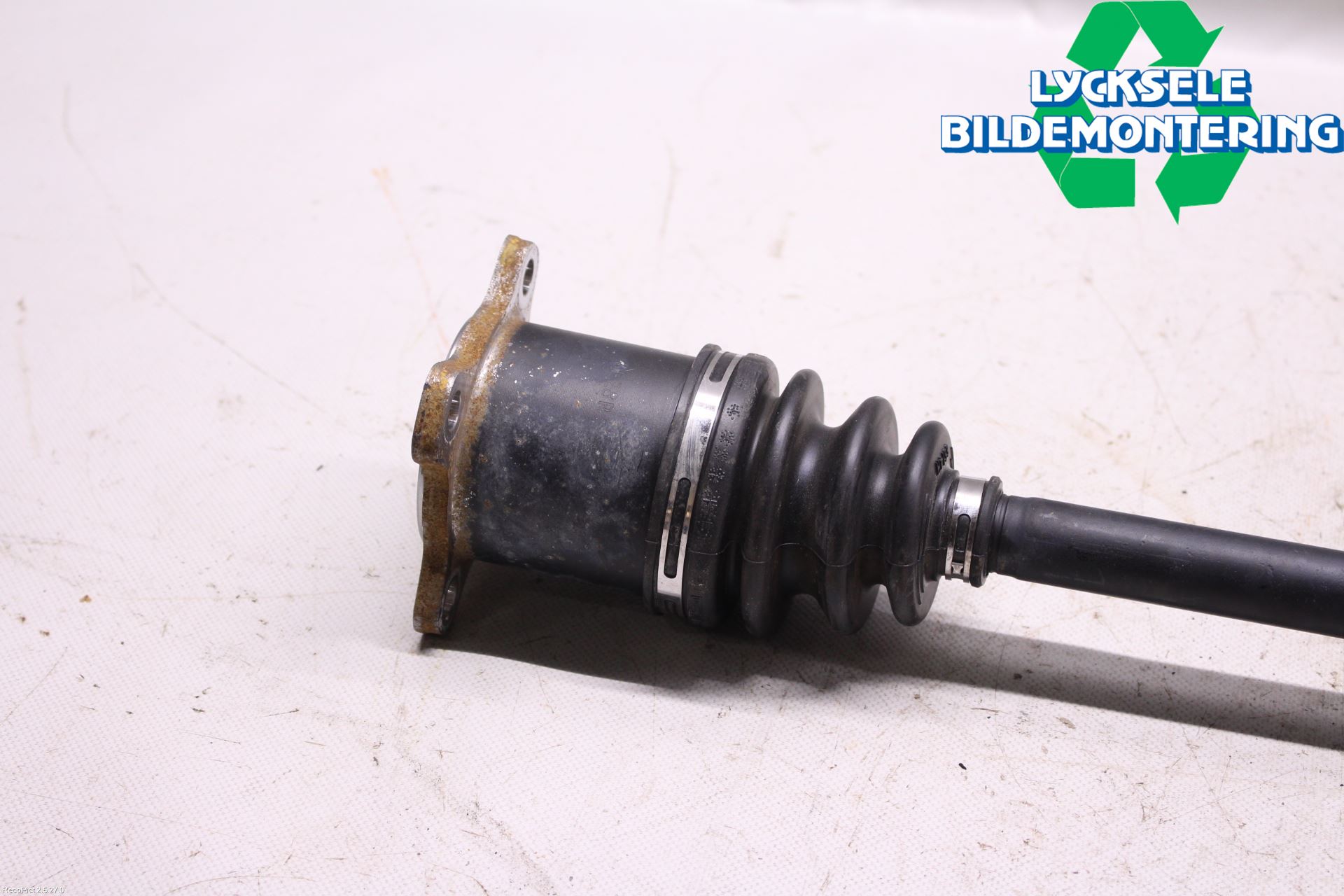 Toyota RAV4 13-18 Drivaxel Bak Höger