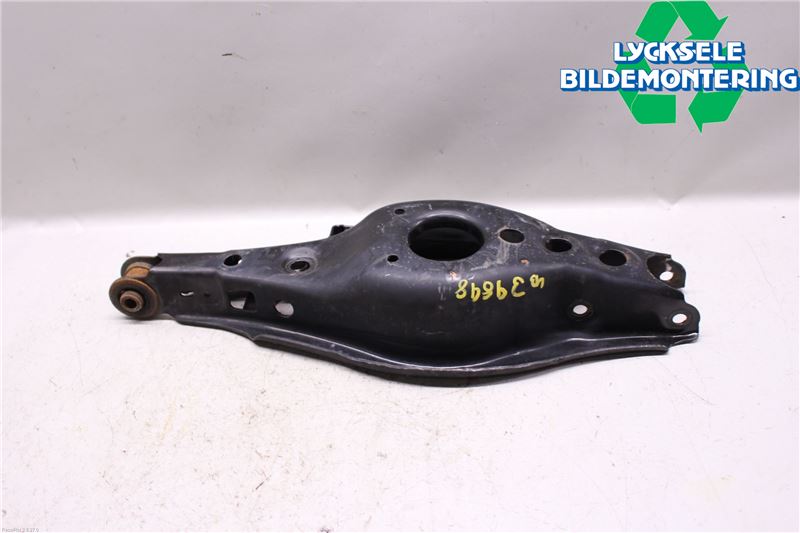 Toyota AURIS 13-19 Bärarm Bak Vänster