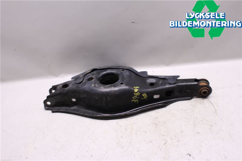 Toyota AURIS 13-19 Bärarm Bak Höger