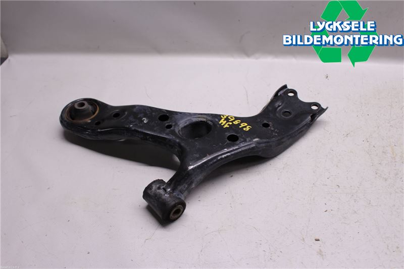 Toyota AURIS 13-19 Bärarm Fram Undre Hö