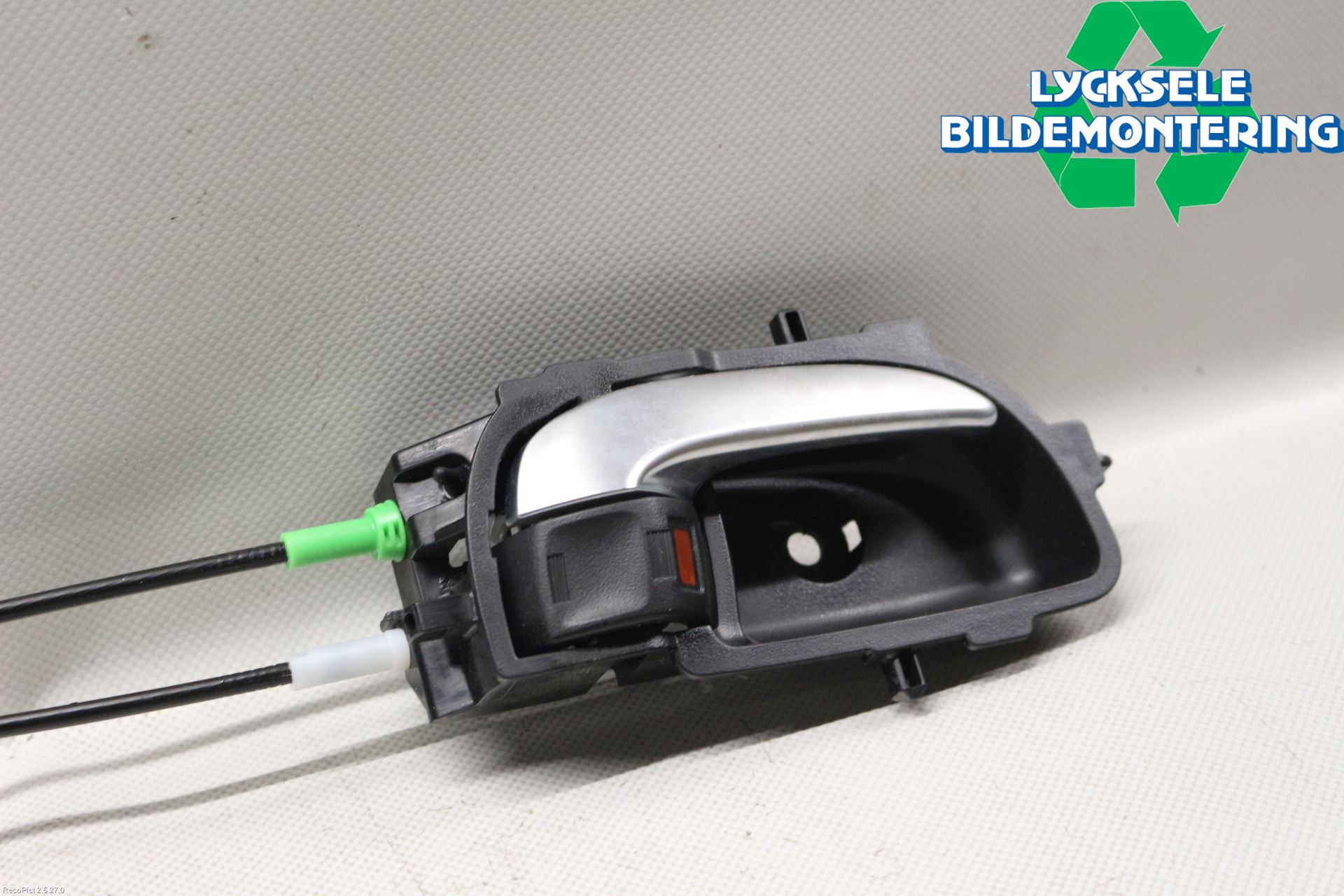 Toyota AURIS 13-19 Låskista-Dörrlås