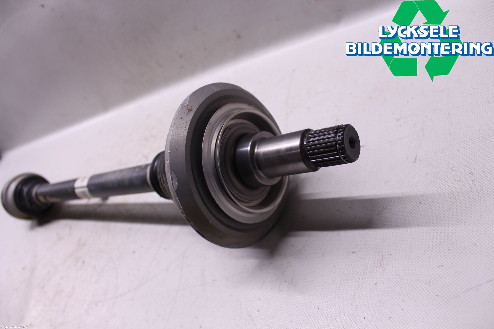 Mercedes-Benz MB C-KLASS (W205) 14-21 Drivaxel Bak Vänster