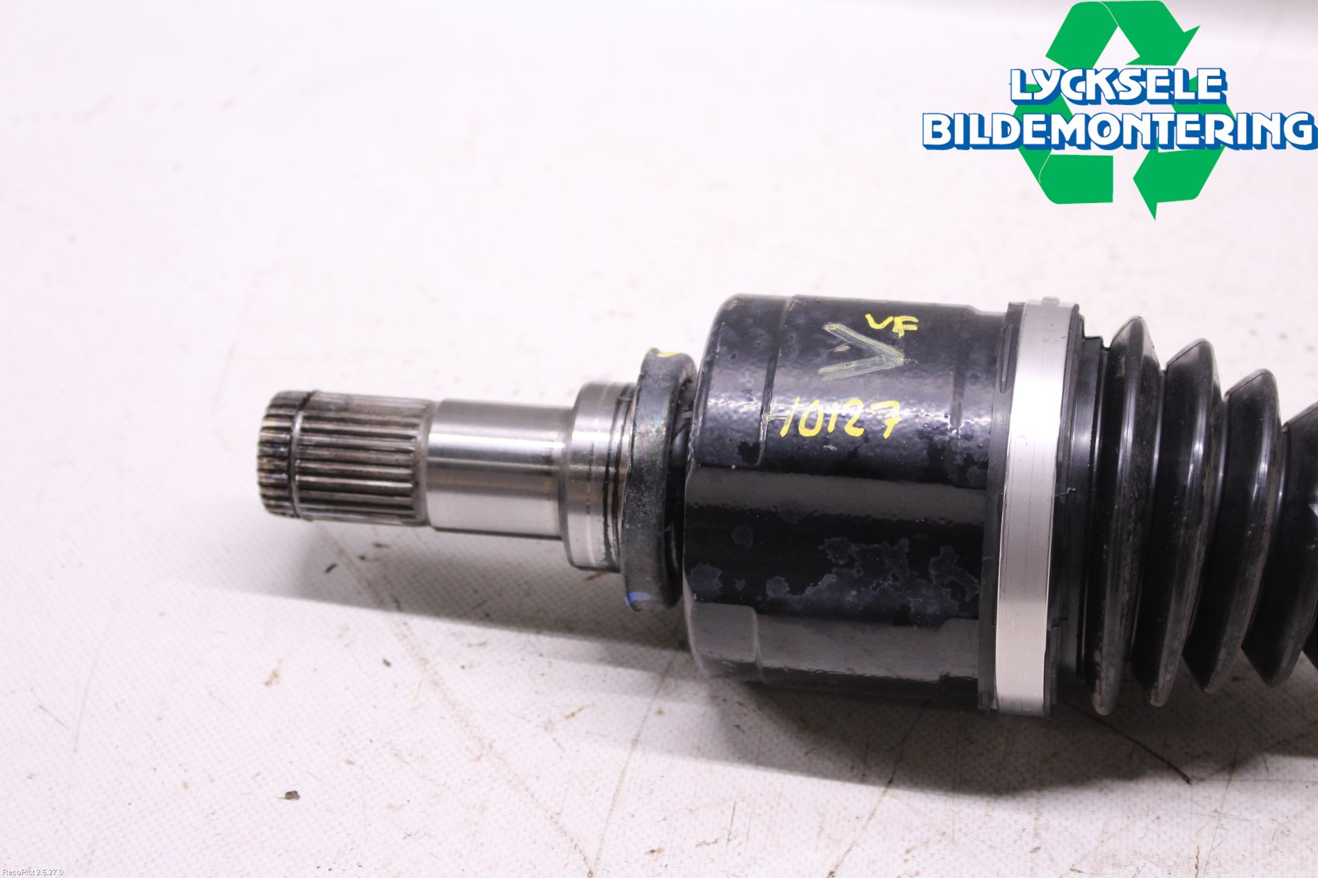 Suzuki SX4 S-CROSS 14-21 Drivaxel Fram Vänster