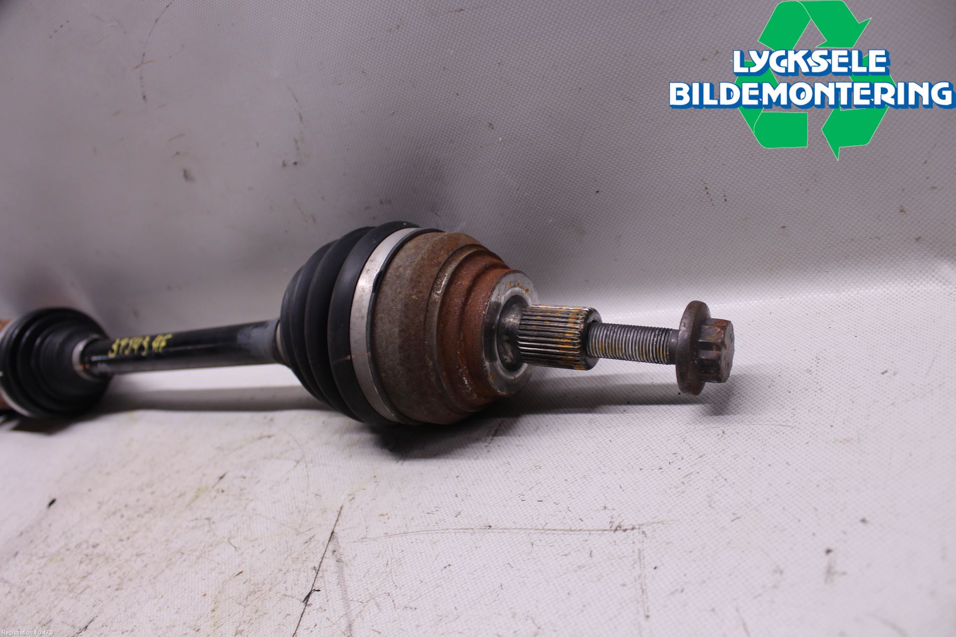 Volkswagen VW TIGUAN 16-24 Drivaxel Fram Höger