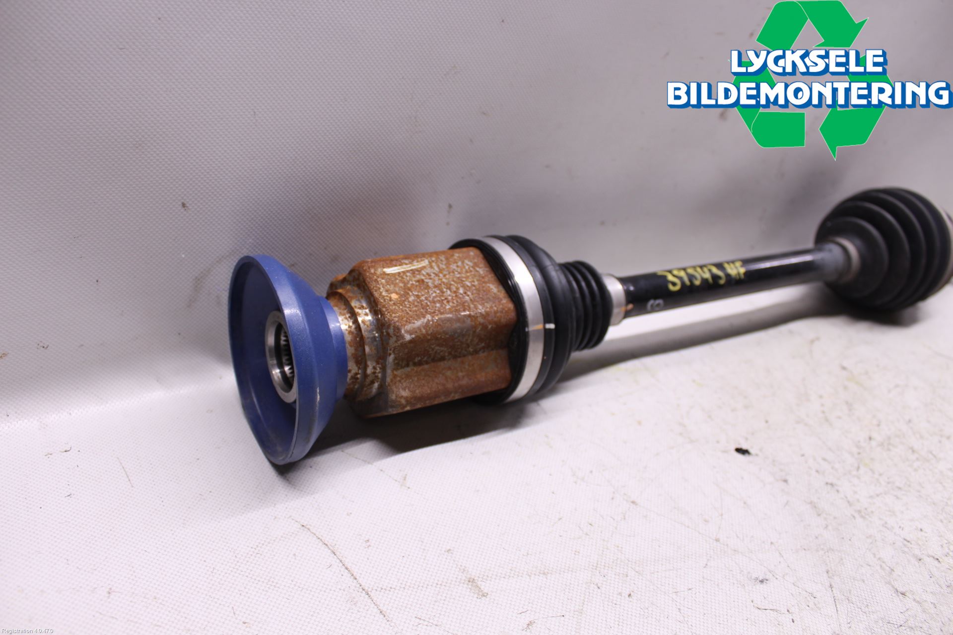 Volkswagen VW TIGUAN 16-24 Drivaxel Fram Höger