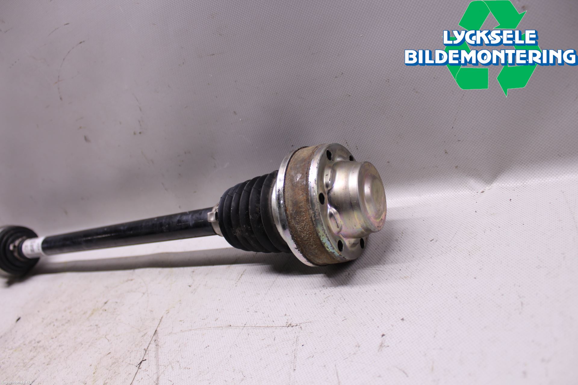 Volkswagen VW TIGUAN 16-24 Drivaxel Bak Höger
