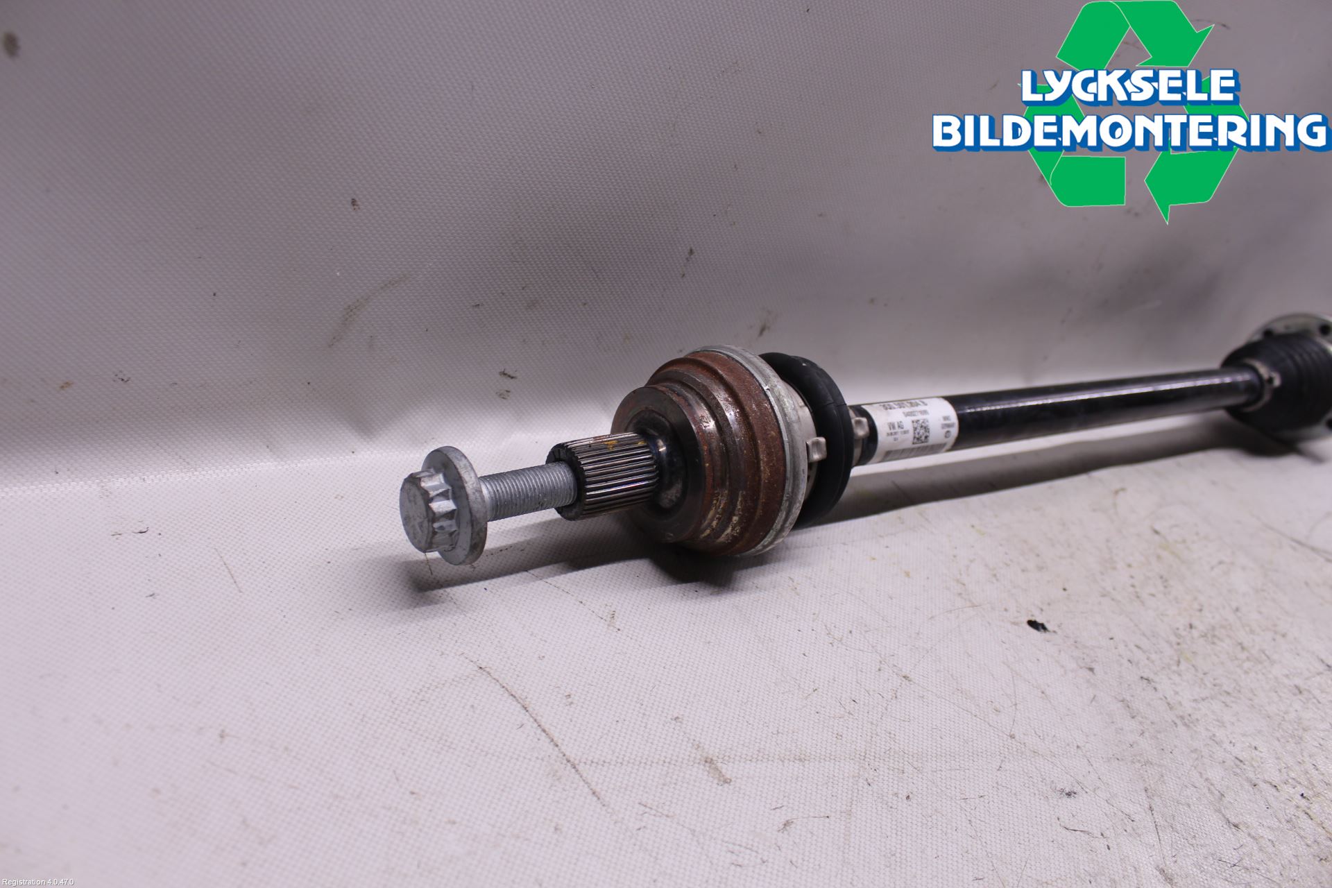 Volkswagen VW TIGUAN 16-24 Drivaxel Bak Höger