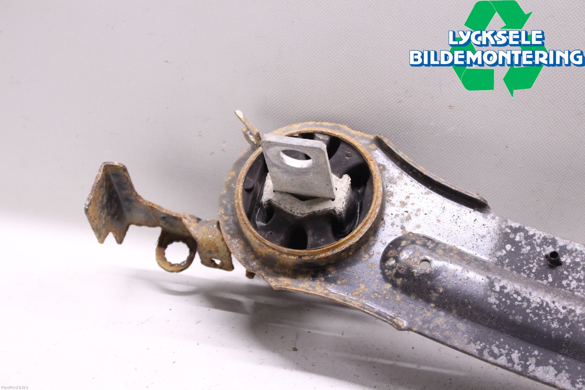 Volvo XC70 08-13 Hjullagerhus Bak Vä