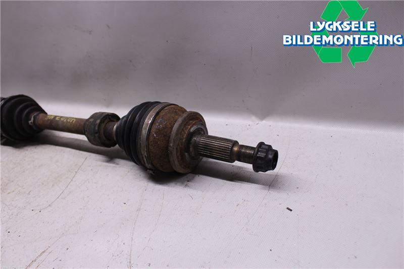 Toyota AVENSIS 09-15 Drivaxel Fram Höger