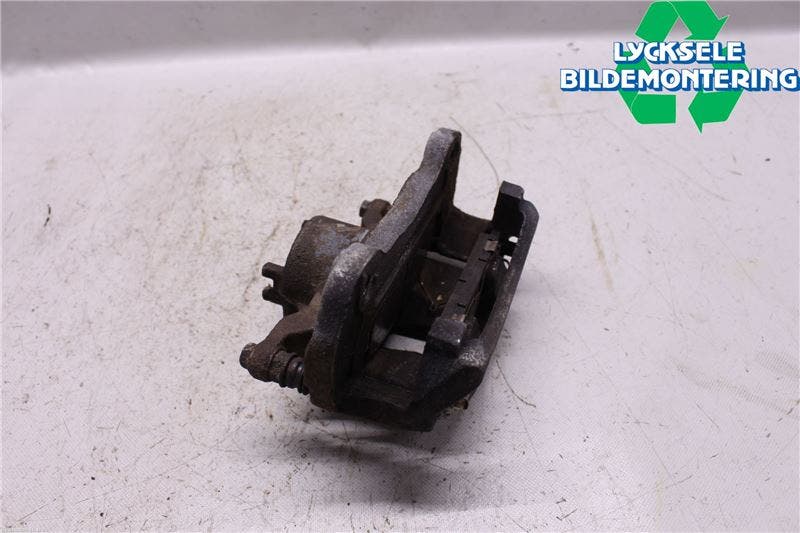 Mitsubishi L200 16-23 Bromsok Fram Höger