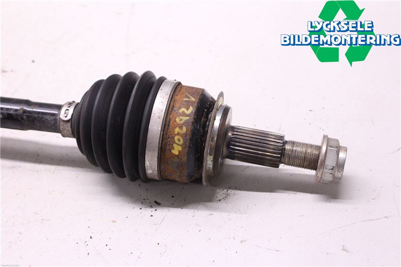 Mazda 3 III 14-19 Drivaxel Fram Vänster