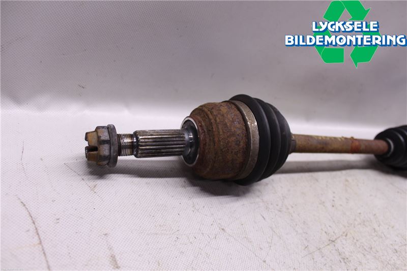 Nissan MICRA 08-10 Drivaxel Fram Vänster