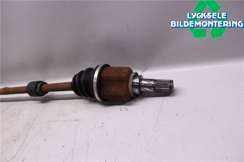 Nissan MICRA 08-10 Drivaxel Fram Höger