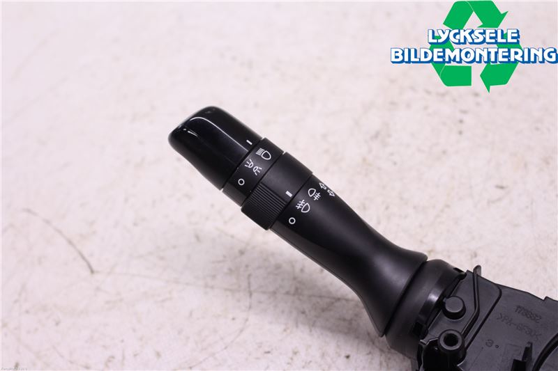 Toyota AURIS 10-12 Spakcentral