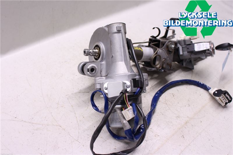 Toyota AURIS 10-12 Rattaxelagg Med Inb Servo