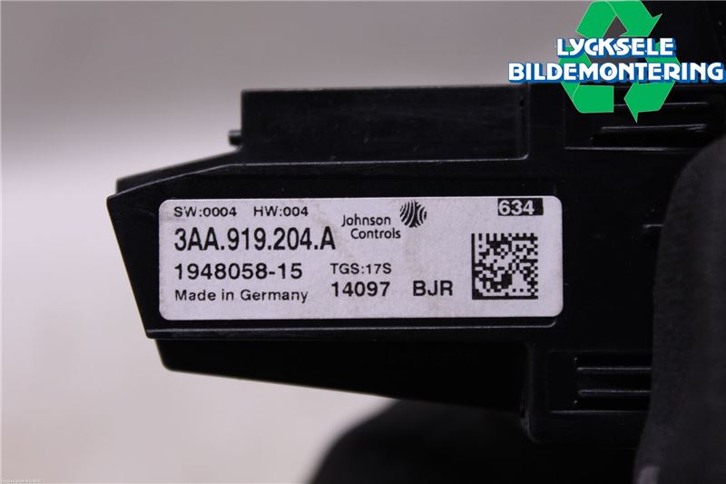Volkswagen VW PASSAT 15-19 Instrument Klocka
