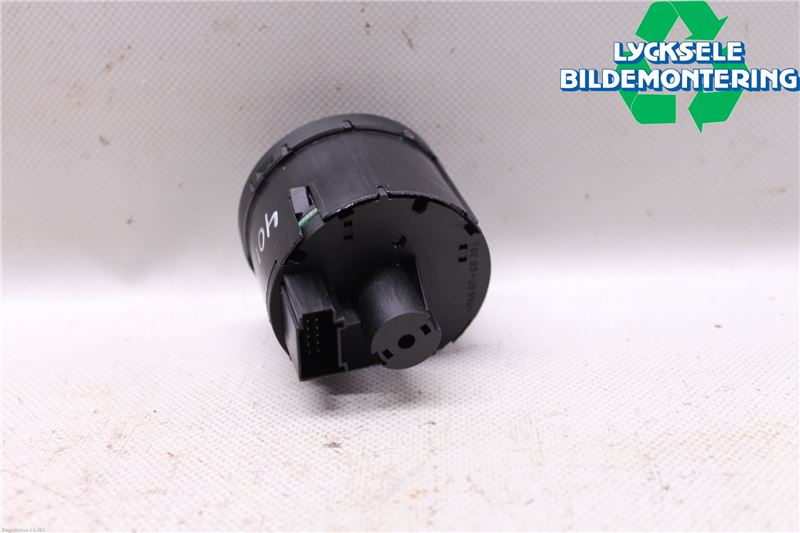 Volkswagen VW PASSAT 15-19 Strömställare Ljus