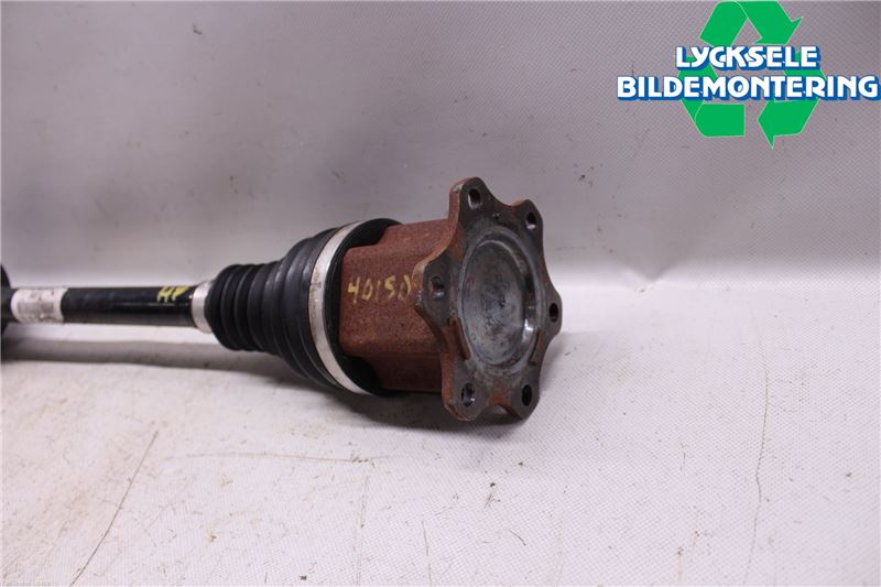 Volkswagen VW PASSAT 15-19 Drivaxel Fram Höger