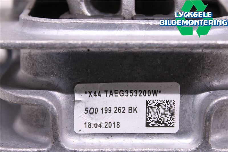 Volkswagen VW GOLF / E-GOLF VII 13-20 Motorkudde