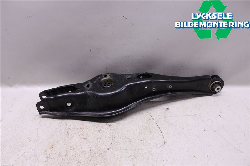 Volkswagen VW GOLF / E-GOLF VII 13-20 Bärarm Bak Vänster
